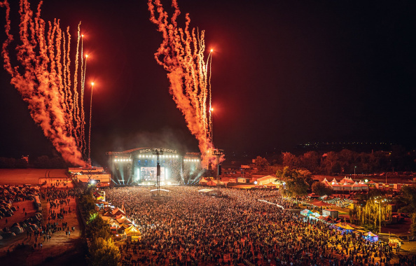 10 důvodů, proč letos vyrazit na hudební festivaly
